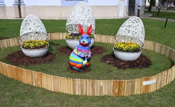FOTO: Veľkonočná výzdoba v obciach a mestách na východe Slovenska