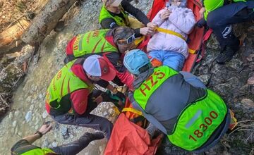 FOTO: Dva úrazy počas turistiky, na pomoc priletel aj vrtuľník