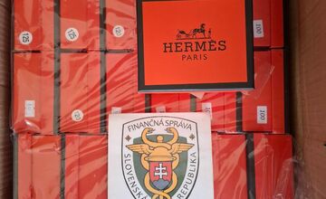 FOTO: V dodávke prevážal fejkový tovar