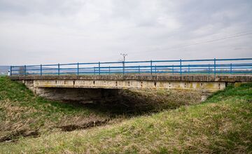 FOTO: FOTO: Kraj začal s opravou mosta pri Topoľanoch