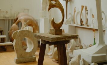 FOTO: Diela košického sochára Jána Mathého vystavia vo Viedni