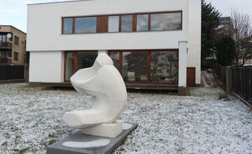 FOTO: Diela košického sochára Jána Mathého vystavia vo Viedni