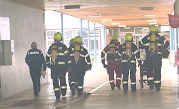 FOTO: Cvičenie hasičov v UNLP