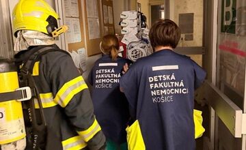 FOTO: Cvičenie hasičov v UNLP