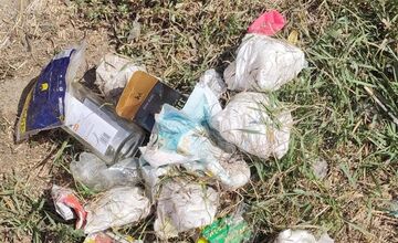 FOTO: Odpad pri cestách sa na dolnom Zemplíne stal bežnou súčasťou premávky