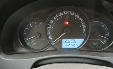 FOTO: Finančná správa ponúka do dražby dve Toyoty