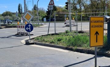 FOTO: Zmena dopravného značenia na Jazere