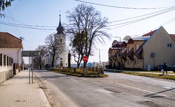 FOTO: Cestu vo Veľkých Kapušanoch rekonštruujú