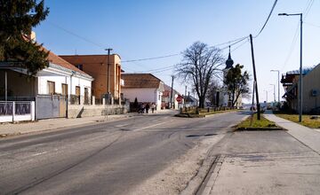 FOTO: Cestu vo Veľkých Kapušanoch rekonštruujú