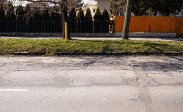 FOTO: Cestu vo Veľkých Kapušanoch rekonštruujú